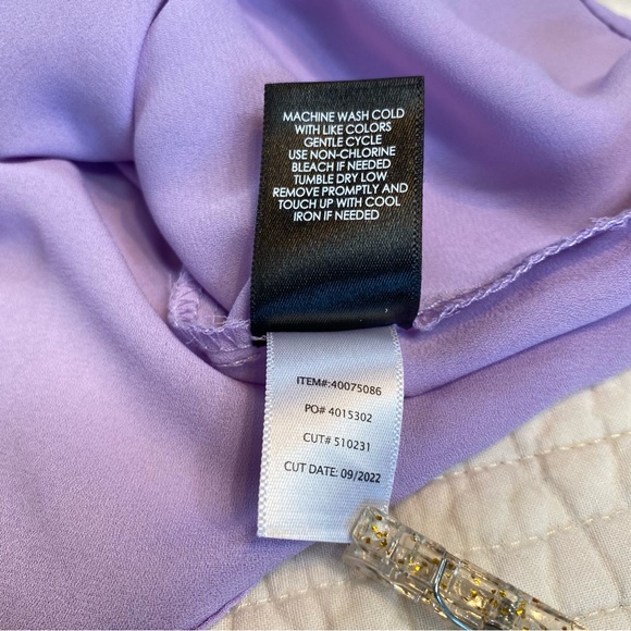 Torrid Light Purple Eyelet Flutter Sleeve V-Neck Blouse Top Size 5 - Picture 9 of 12